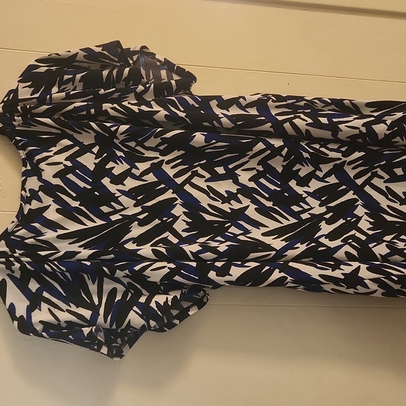 EUC Designers oringinals Size L V NECK shirt - Picture 5 of 5